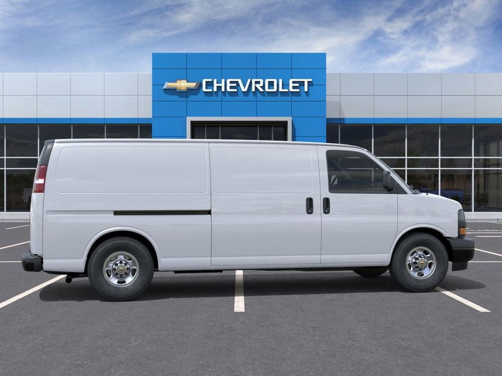 2025 Chevrolet Express Cargo 3500 WT