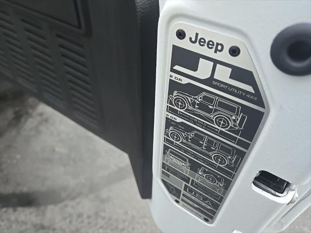 2025 Jeep Wrangler WRANGLER 4-DOOR SAHARA