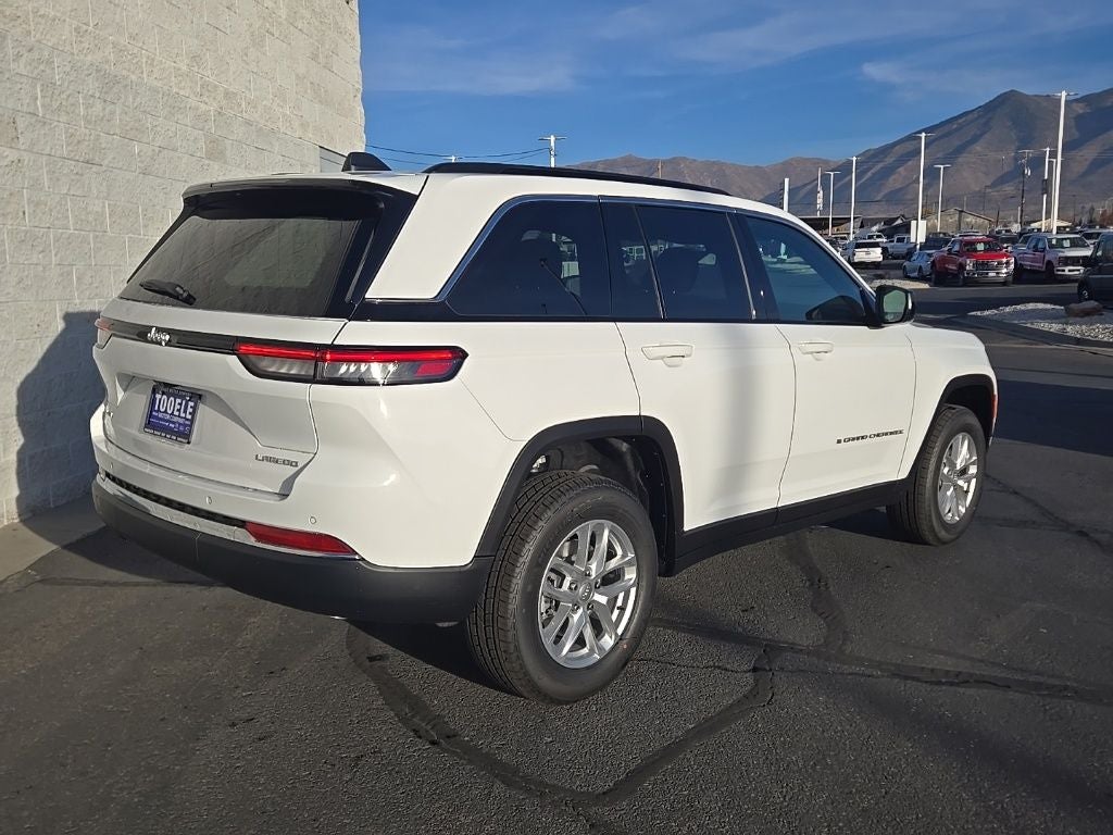 2025 Jeep Grand Cherokee GRAND CHEROKEE LAREDO X 4X4