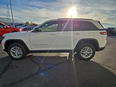 2025 Jeep Grand Cherokee GRAND CHEROKEE LAREDO X 4X4