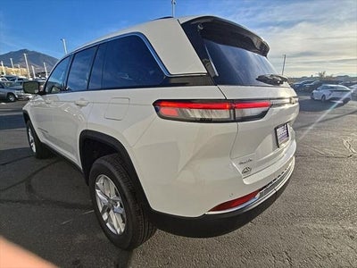 2025 Jeep Grand Cherokee GRAND CHEROKEE LAREDO X 4X4