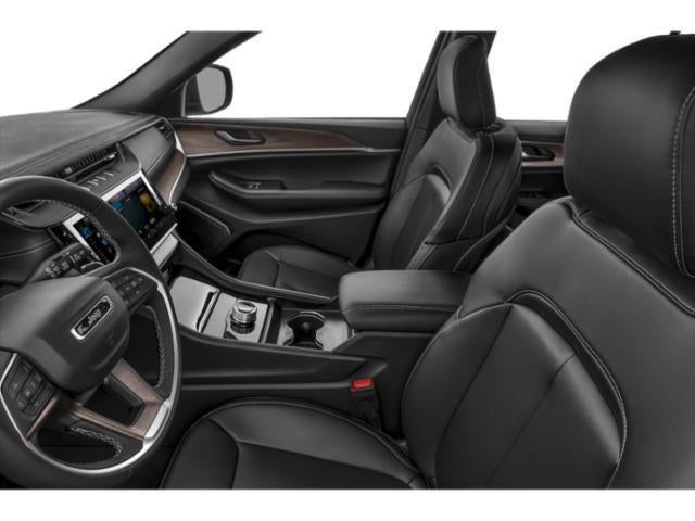 2027 Jeep Grand Cherokee GRAND CHEROKEE LAREDO ALTITUDE 4X4