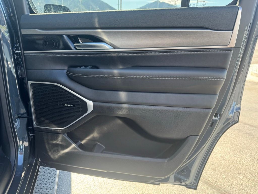 2025 Jeep Wagoneer WAGONEER OVERLAND 4X4