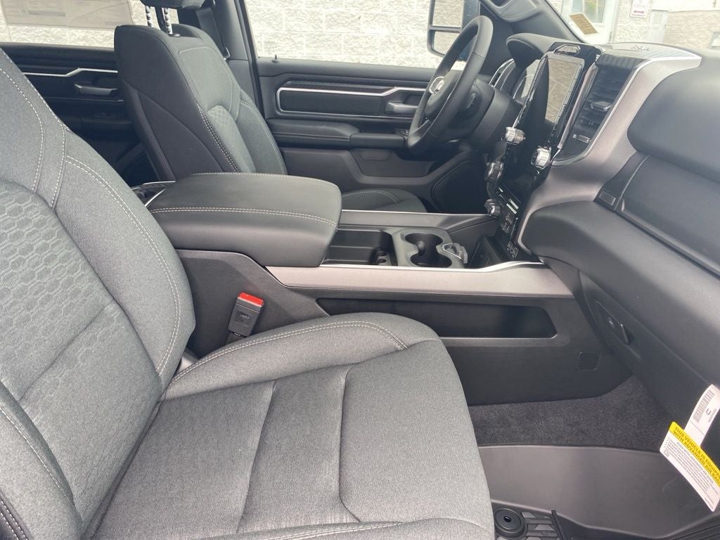 2025 RAM Ram 1500 RAM 1500 BIG HORN CREW CAB 4X4 5'7' BOX