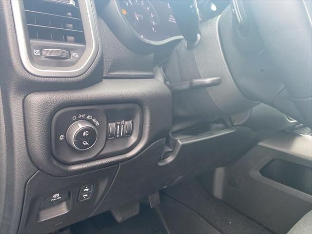 2025 RAM Ram 1500 RAM 1500 BIG HORN CREW CAB 4X4 5'7' BOX