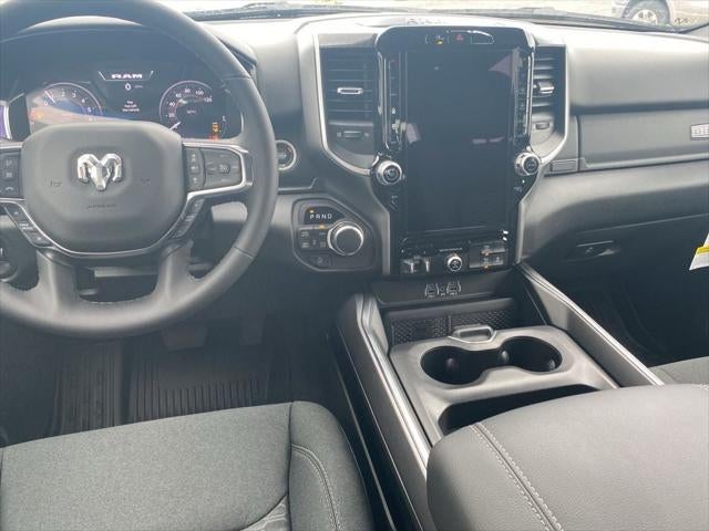 2025 RAM Ram 1500 RAM 1500 BIG HORN CREW CAB 4X4 5'7' BOX