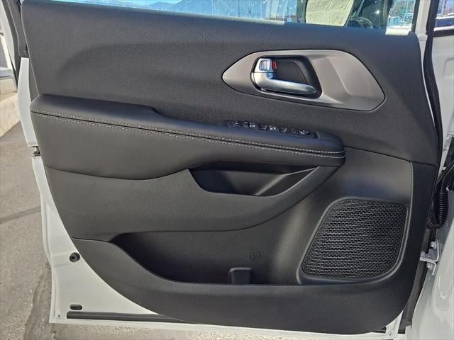 2026 Chrysler Voyager VOYAGER LX