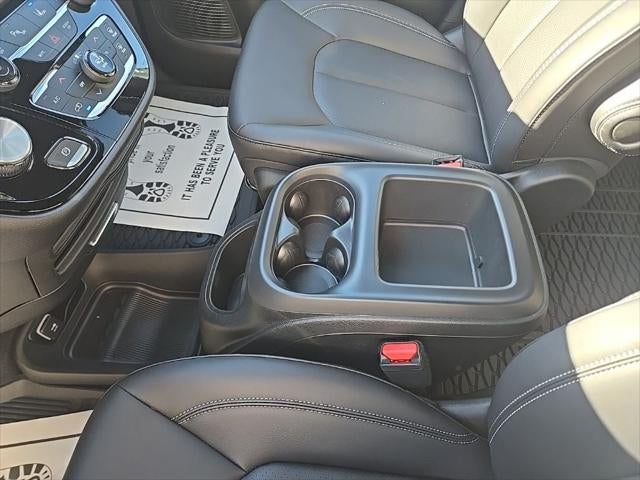 2026 Chrysler Voyager VOYAGER LX