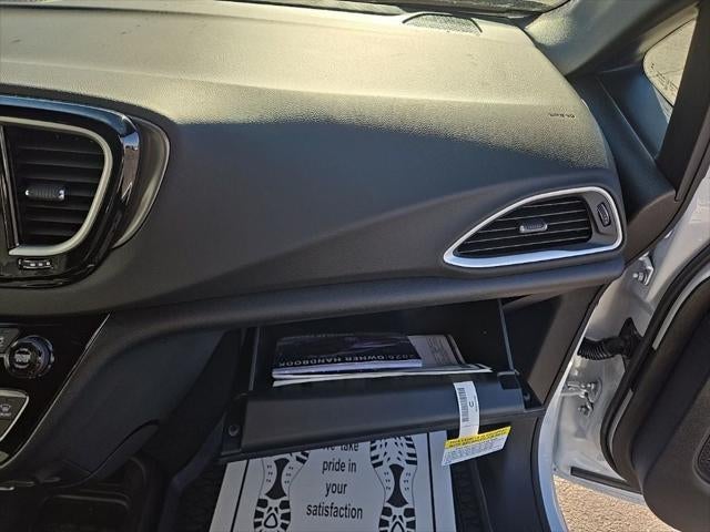 2026 Chrysler Voyager VOYAGER LX