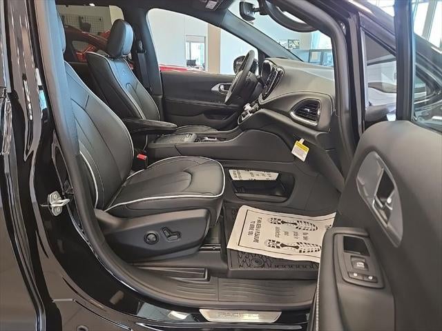 2026 Chrysler Pacifica PACIFICA LIMITED AWD