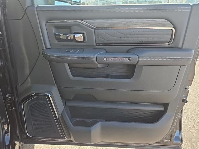 2026 RAM Ram 3500 RAM 3500 LIMITED MEGA CAB 4X4 6'4' BOX