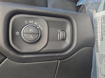 2026 RAM Ram 5500 Chassis Cab RAM 5500 TRADESMAN CHASSIS CREW CAB 4X4 84' CA