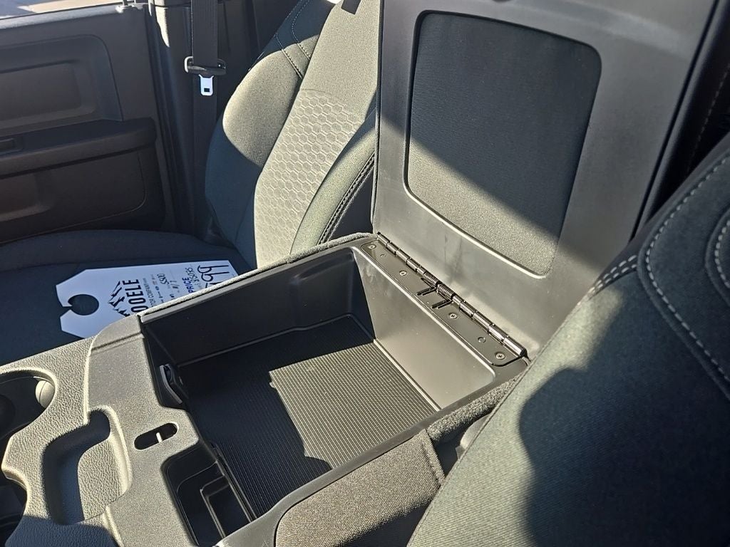 2026 RAM Ram 5500 Chassis Cab RAM 5500 TRADESMAN CHASSIS CREW CAB 4X4 84' CA