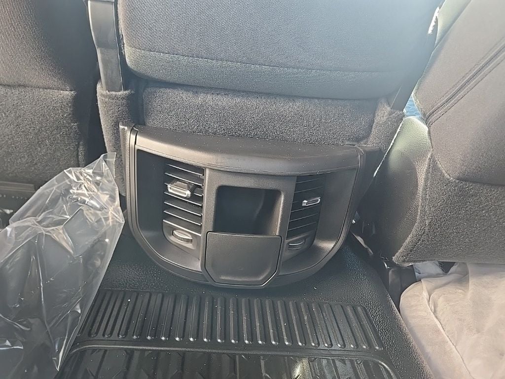 2026 RAM Ram 5500 Chassis Cab RAM 5500 TRADESMAN CHASSIS CREW CAB 4X4 84' CA