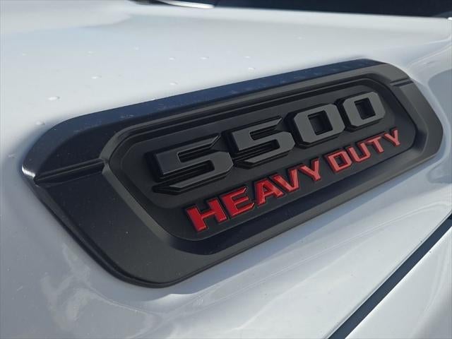 2026 RAM Ram 5500 Chassis Cab RAM 5500 TRADESMAN CHASSIS CREW CAB 4X4 84' CA