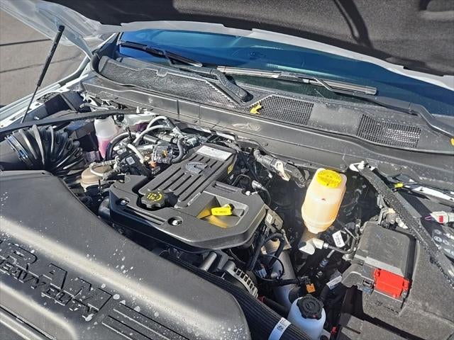 2026 RAM Ram 5500 Chassis Cab RAM 5500 TRADESMAN CHASSIS CREW CAB 4X4 84' CA