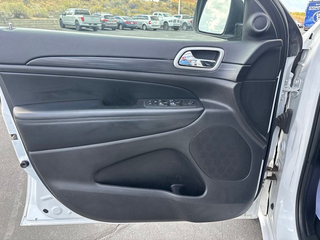 2020 Jeep Grand Cherokee Altitude - Photo 13