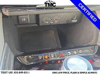 2022 Jeep Wagoneer Series III + 3 Panel Moonroof + Heated Front & Rear Seats