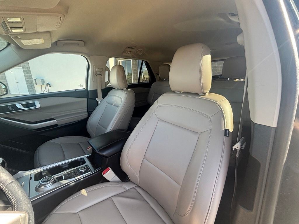2023 Ford Explorer XLT 202A