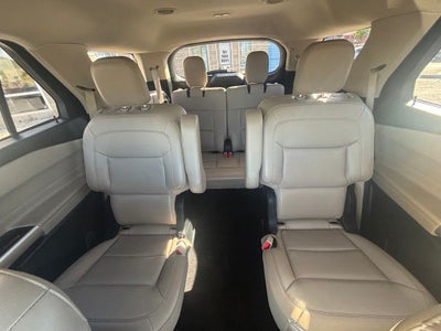 2023 Ford Explorer XLT 202A