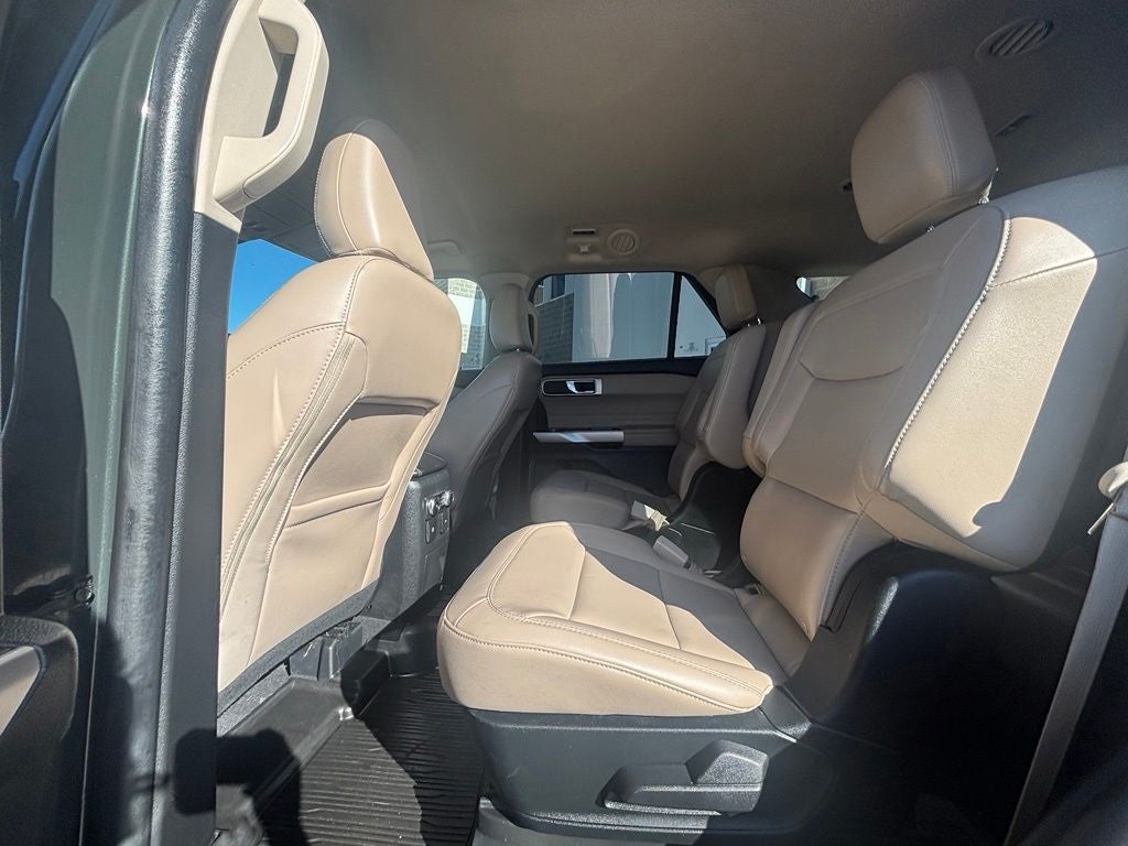 2023 Ford Explorer XLT 202A