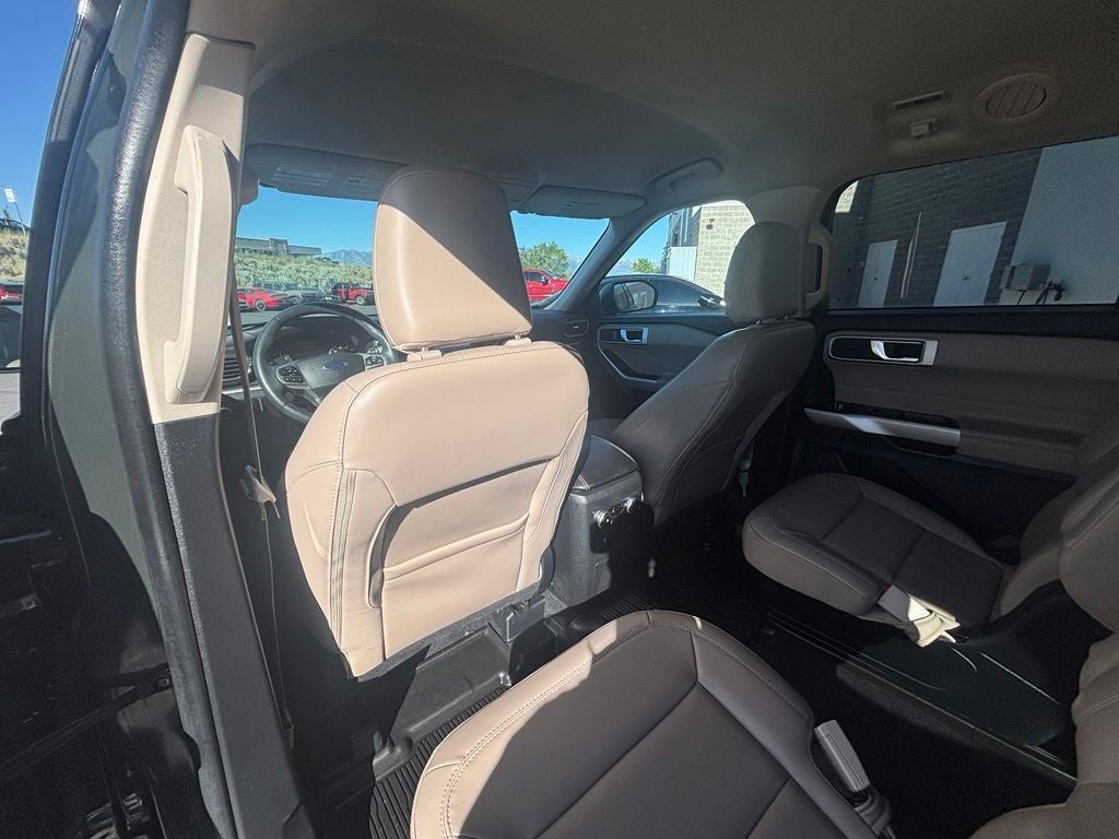 2023 Ford Explorer XLT 202A