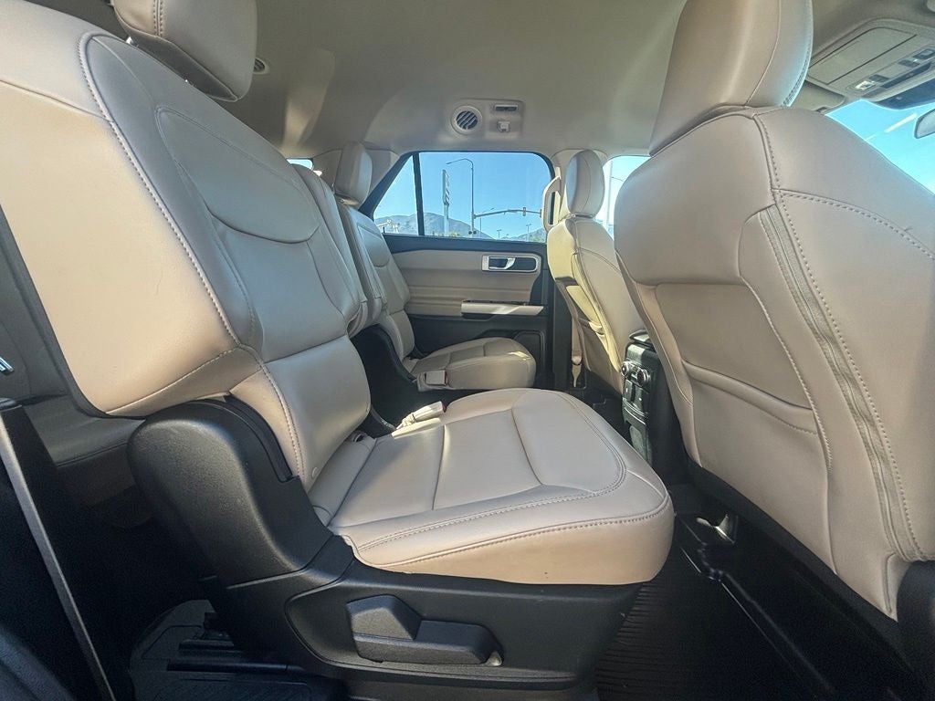 2023 Ford Explorer XLT 202A