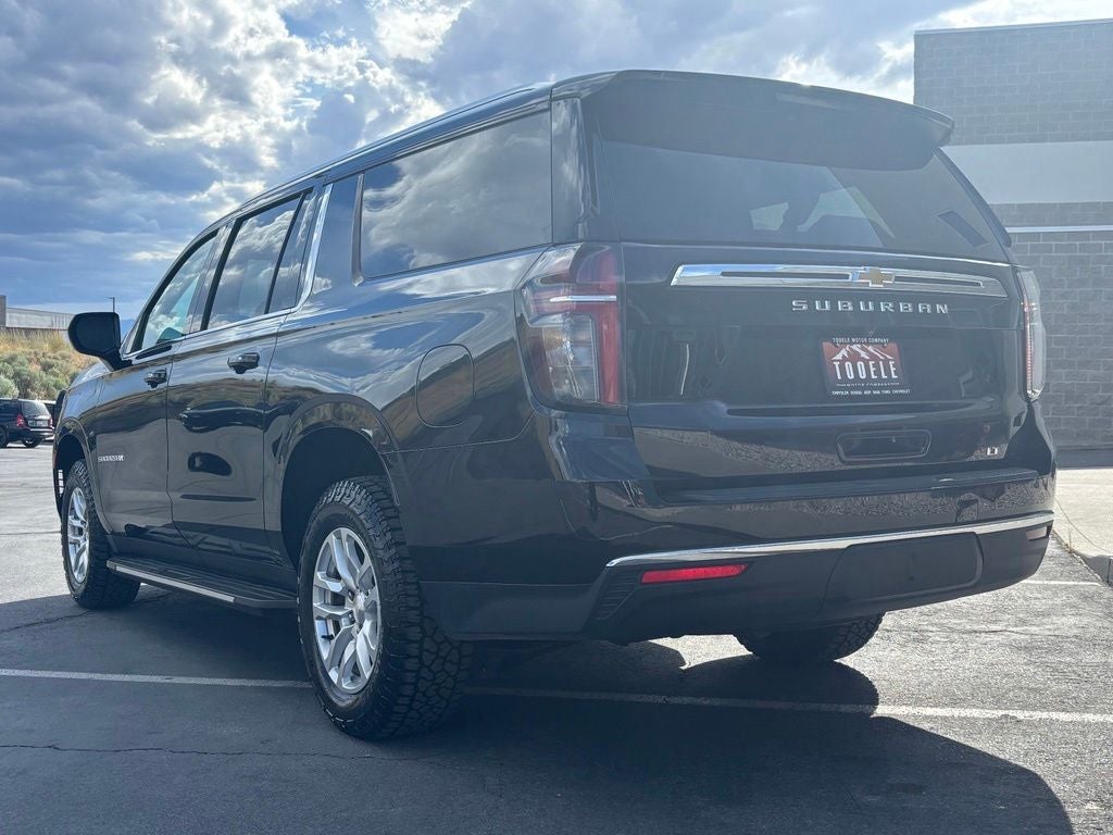 2023 Chevrolet Suburban LT