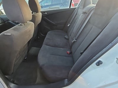 2012 Nissan Altima 2.5 S + Remote Keyless Entry