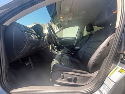 2017 Volkswagen Passat 1.8T R-Line