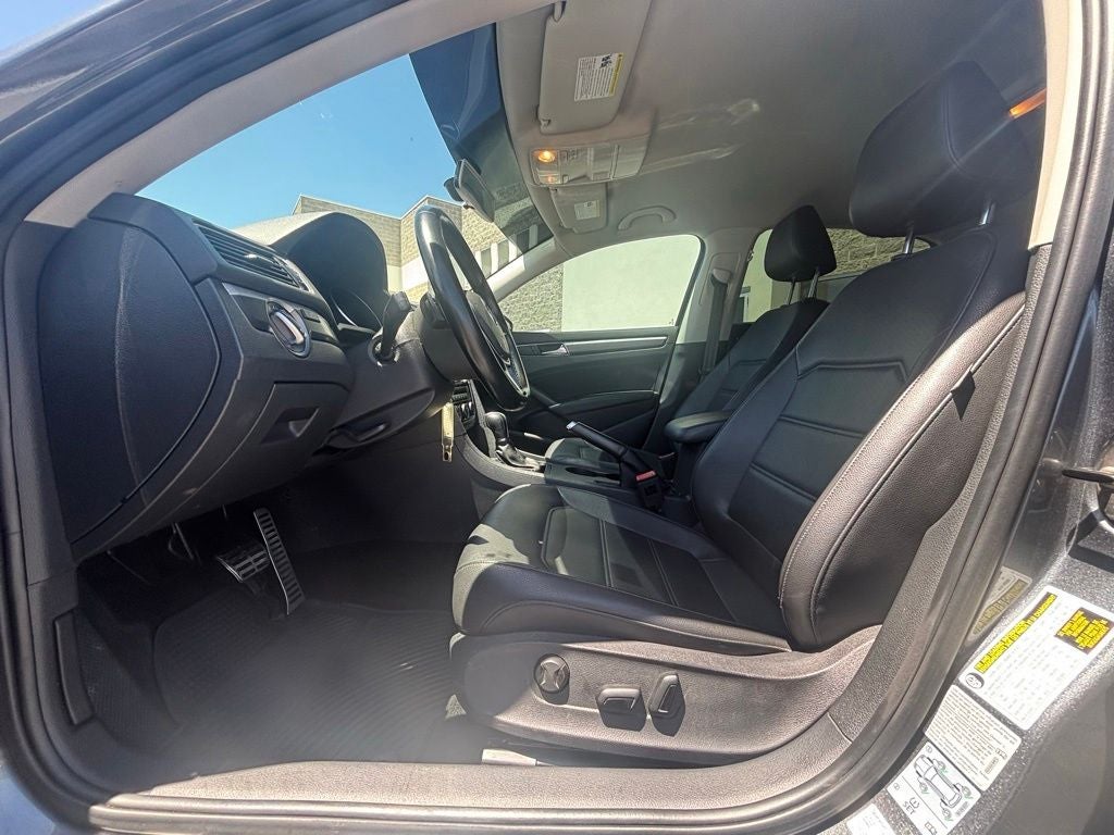 2017 Volkswagen Passat 1.8T R-Line
