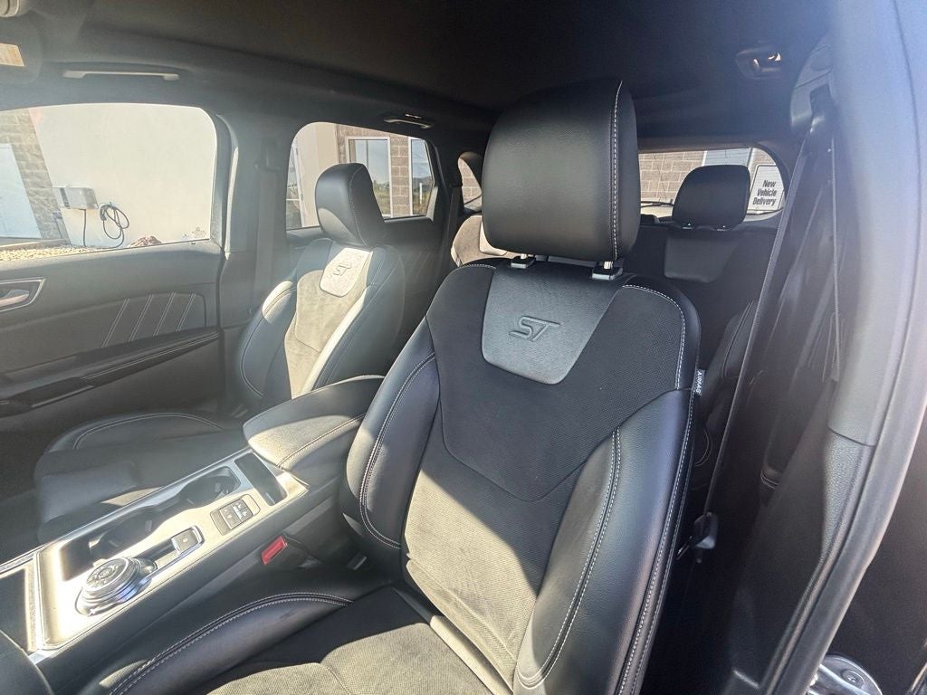 2022 Ford Edge ST