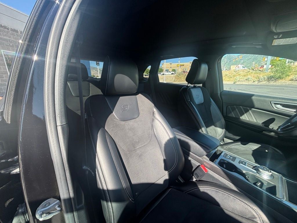 2022 Ford Edge ST