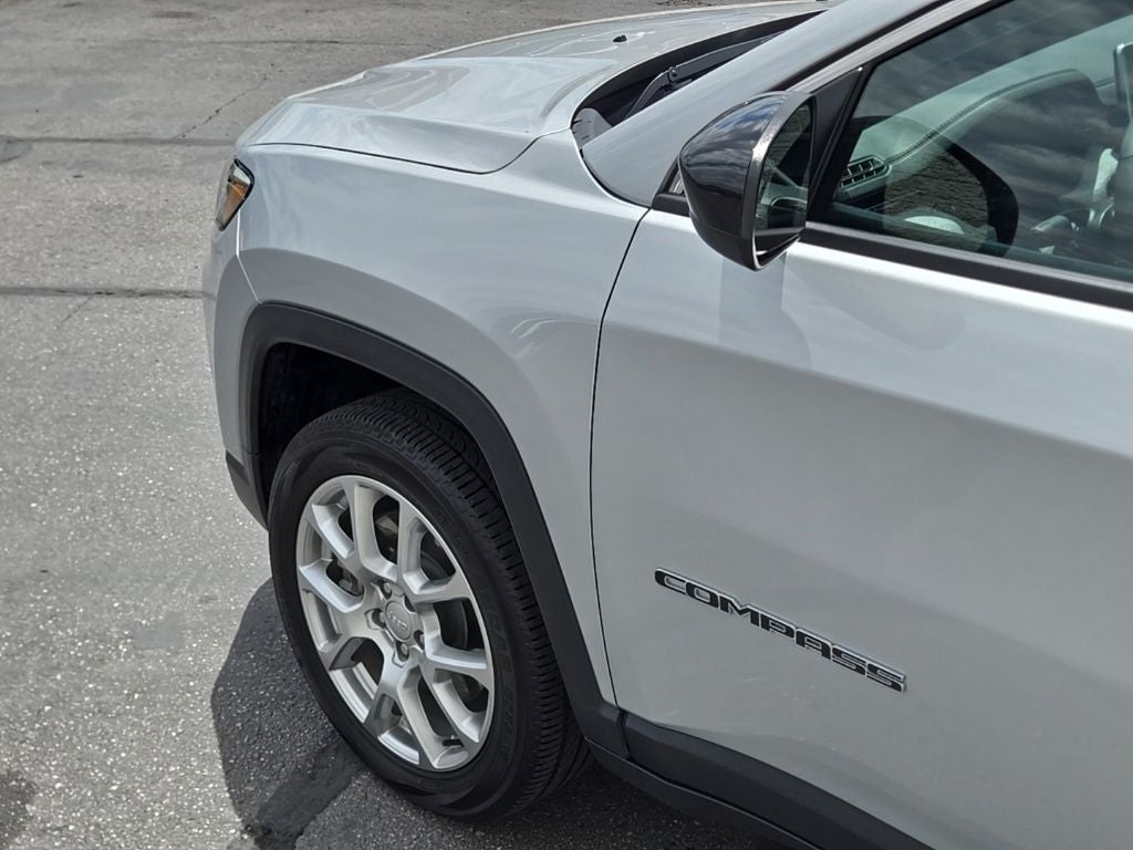 2024 Jeep Compass Latitude Lux