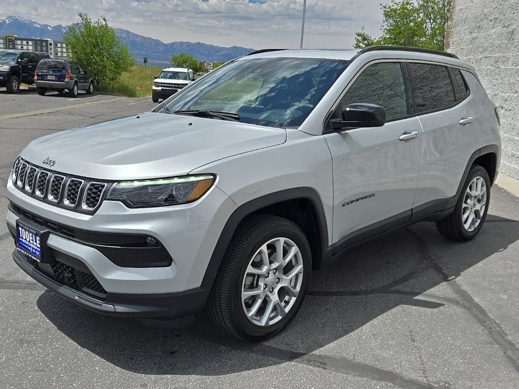 2024 Jeep Compass Latitude Lux