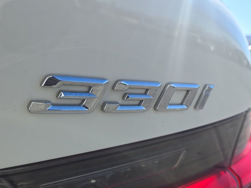 2022 BMW 3 Series 330i xDrive + M Sport Package (337)