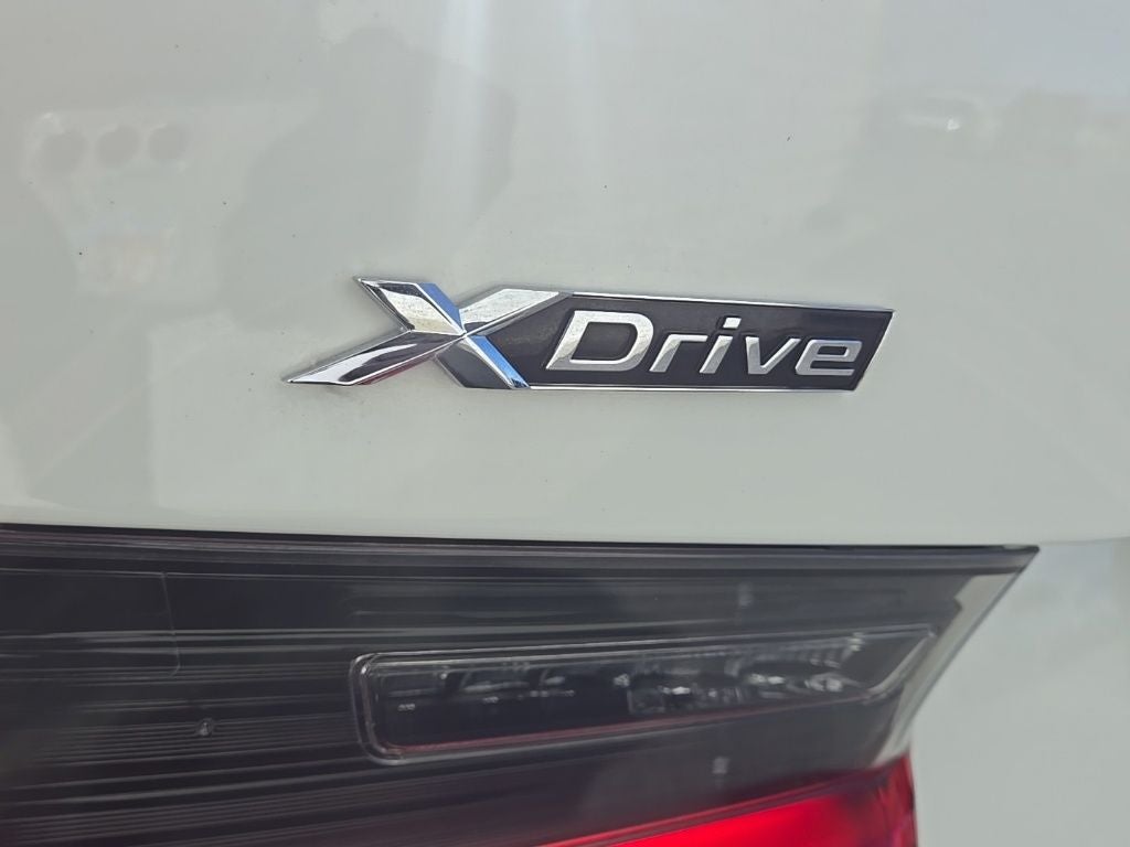 2022 BMW 3 Series 330i xDrive + M Sport Package (337)