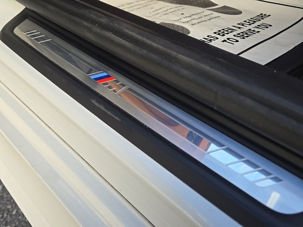 2022 BMW 3 Series 330i xDrive + M Sport Package (337)