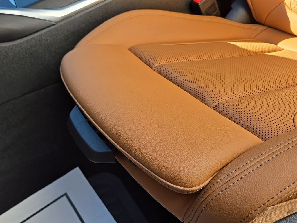 2022 BMW 3 Series 330i xDrive + M Sport Package (337)