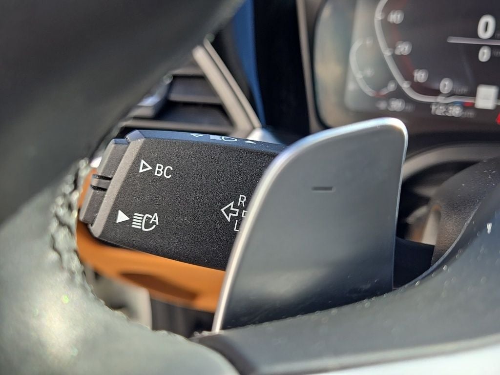 2022 BMW 3 Series 330i xDrive + M Sport Package (337)