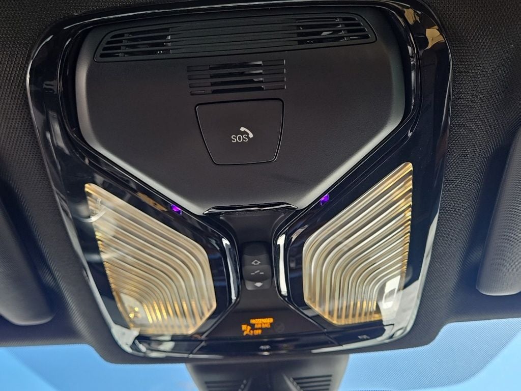 2022 BMW 3 Series 330i xDrive + M Sport Package (337)