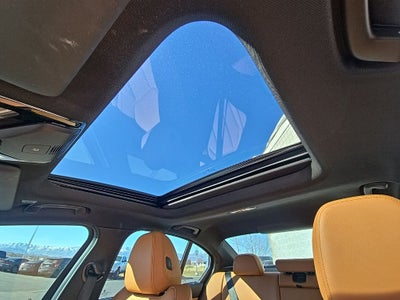 2022 BMW 3 Series 330i xDrive + M Sport Package (337)