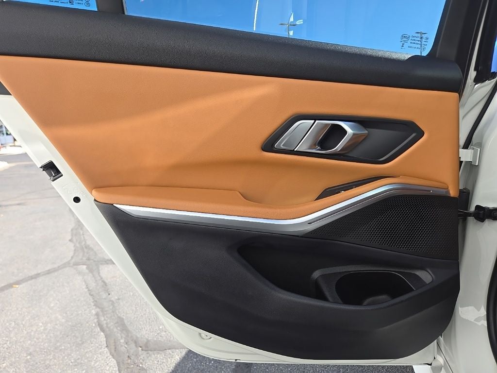 2022 BMW 3 Series 330i xDrive + M Sport Package (337)