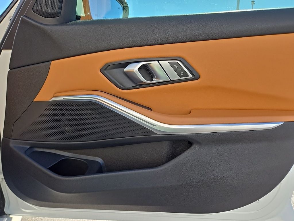 2022 BMW 3 Series 330i xDrive + M Sport Package (337)