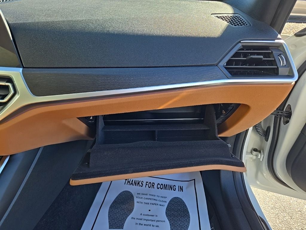 2022 BMW 3 Series 330i xDrive + M Sport Package (337)