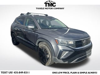 2022 Volkswagen Taos 1.5T SE + Panoramic Sunroof Package