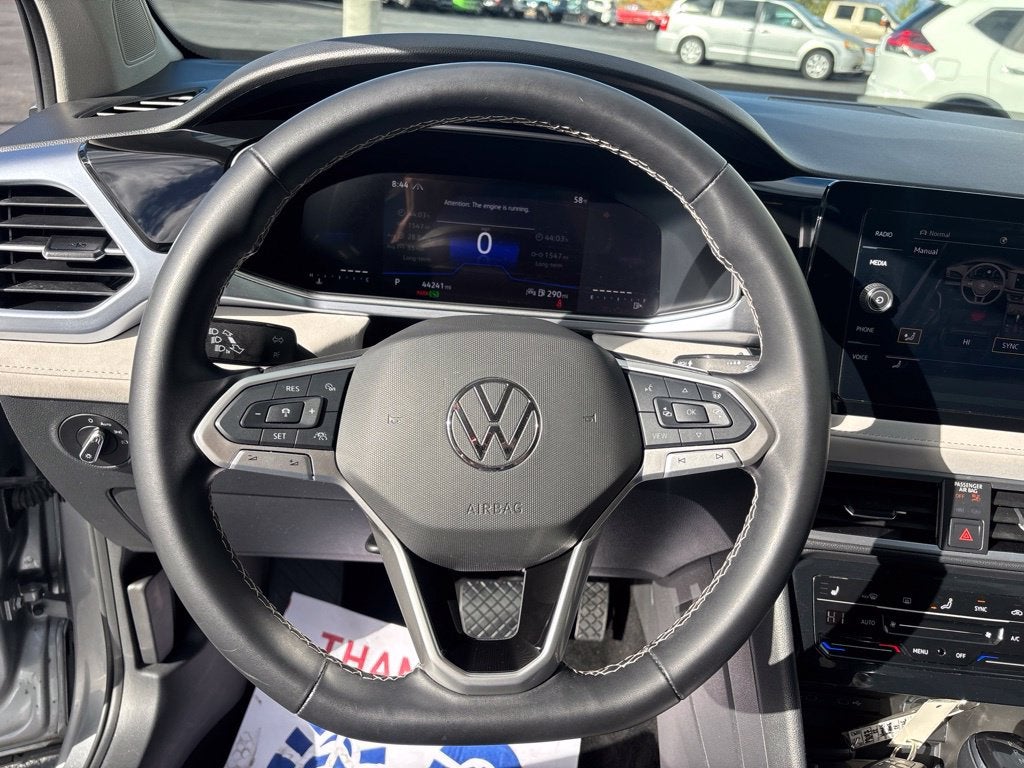 2025 Volkswagen Taos 1.5T SE