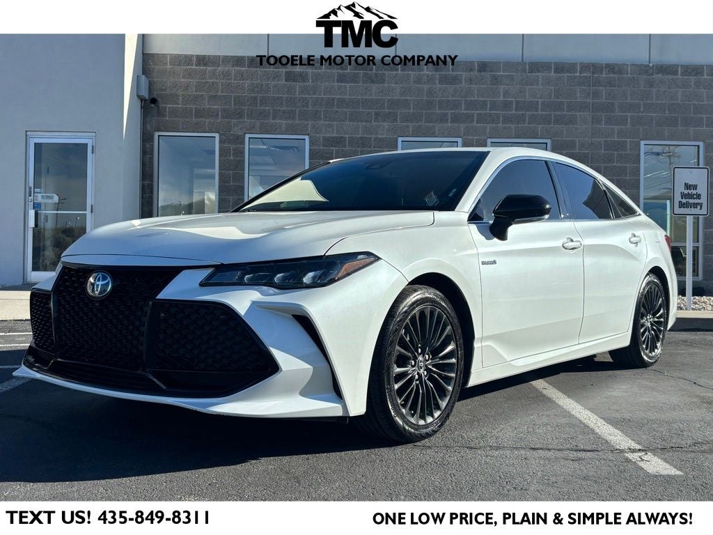 2019 Toyota Avalon XSE Hybrid's photo