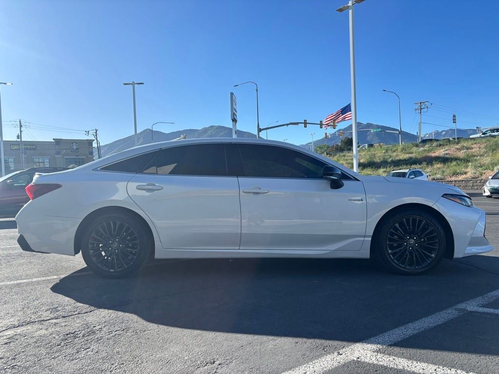 2019 Toyota Avalon Hybrid XSE