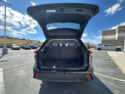 2024 Toyota Highlander LE